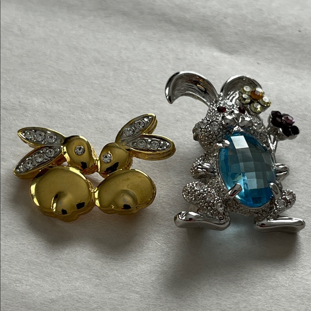 Source Unknown Gold and Silver Bunny Brooch Set